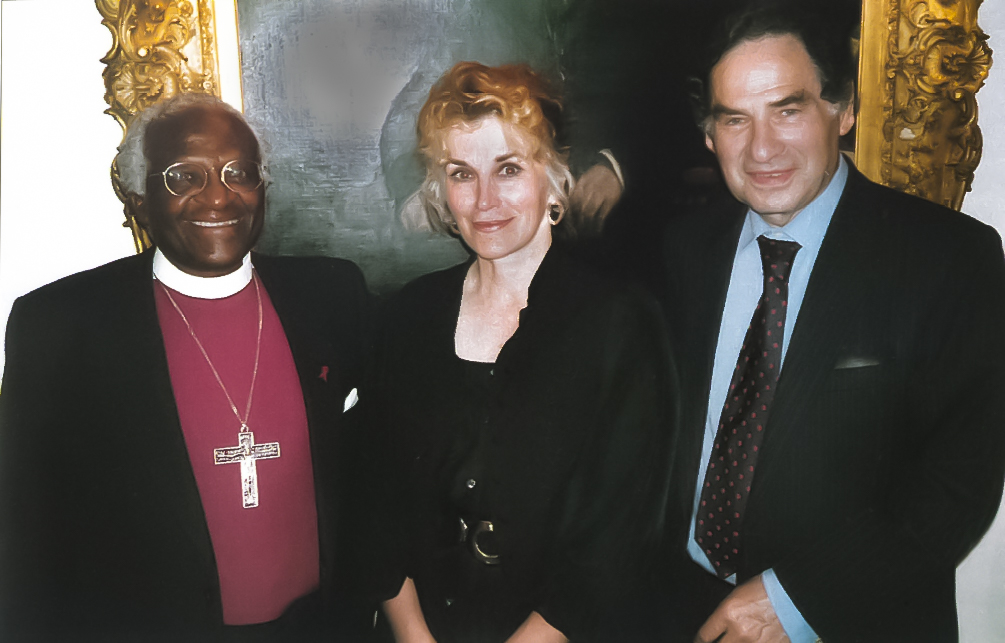 From left to right: Archbishop Desmond Tutu with Mrs Horn and The Master, 29 June 1999